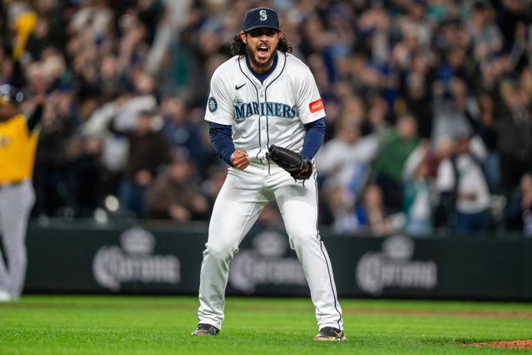 Andrés Muñoz trata de ignorar el cansancio a esta altura de los playoffs