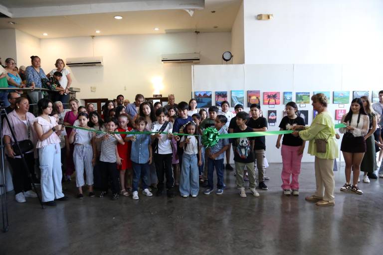 Aplauden el talento de los niños en el arte