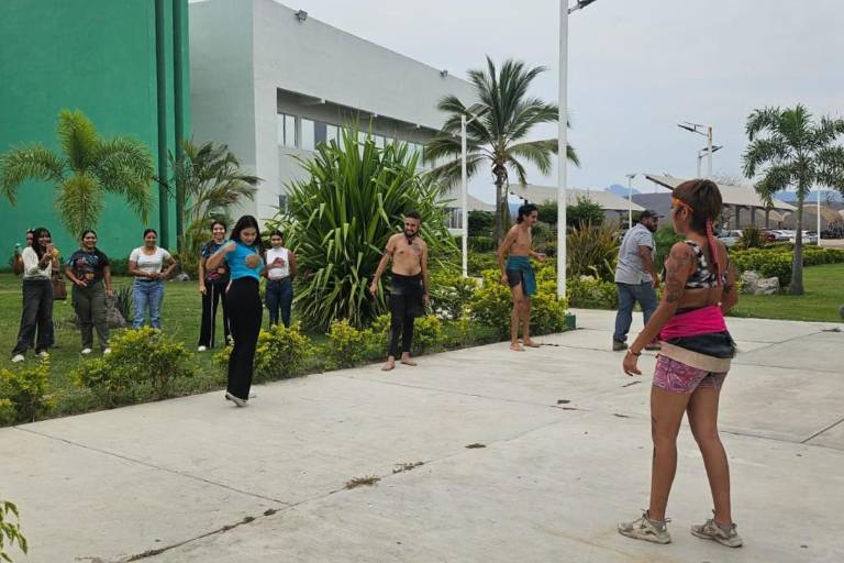 En UTEsc, estudiantes de la UNAM realizan actividades de difusión y preservación del ulama como parte de un proyecto de investigación