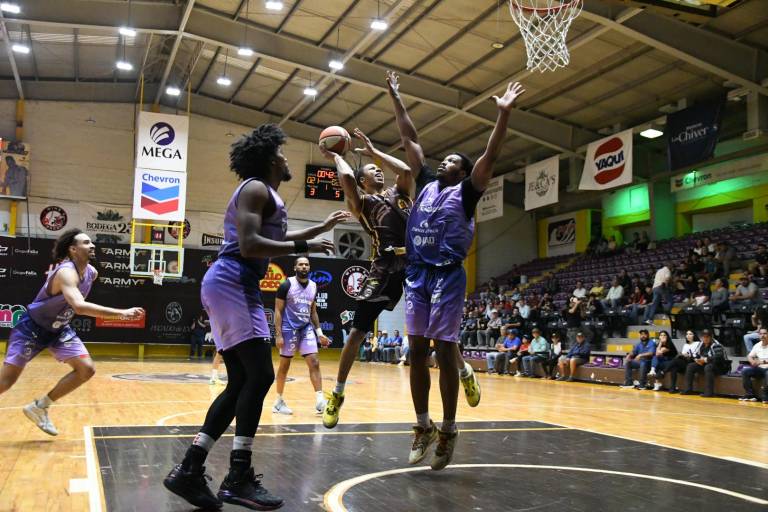 Venados Basketball muestra dominio total al ganar la serie a Frayles
