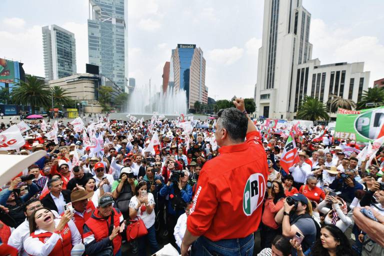 Encabeza ‘Alito’ Moreno marcha en la Ciudad de México tras pelea con Noroña