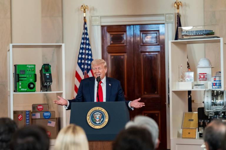 Trump destaca imposición de aranceles y freno del 99.9% a la migración en 100 días de gobierno en EU