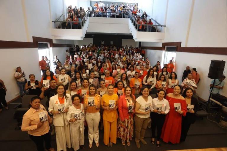 Inauguran en Mazatlán Encuentro Estatal de Tejedoras de la Patria por una Vida Libre de Violencia