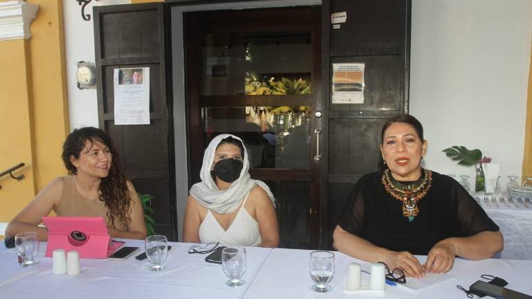 Carolina Ceballos, Cristina Castellán y Silvia Michel.