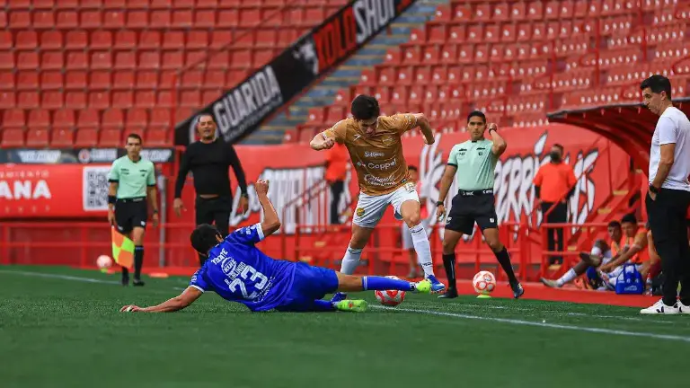 El conjunto sinaloense, dirigido por Francisco Ramírez, marcha en la posición 15 con 10 puntos.