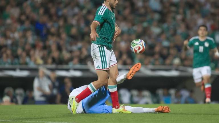 Raúl Jiménez critió el actuar de la afición de Torreón en el encuentro que el Tricolor sostuvo ante Uruguay.