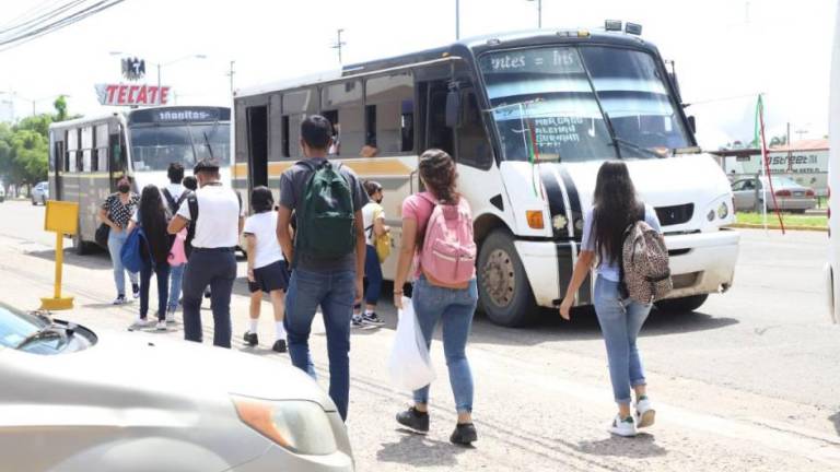 El Director del Instituto Sinaloense de la Juventud se comprometió a atender las demandas de los estudiantes en cuanto al transporte público.