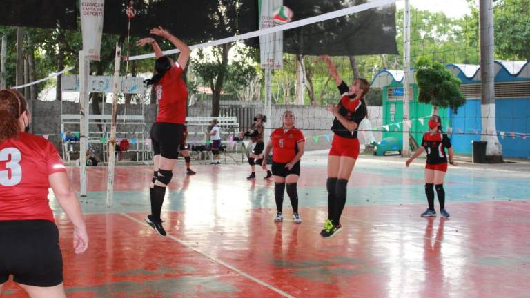Imponen sus remates en Torneo de Voleibol Femenil Culiacán Ciudad Capital
