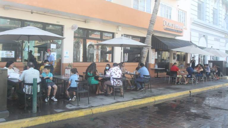 Festejos por el Día del Padre aumentan demanda en restaurantes de Mazatlán