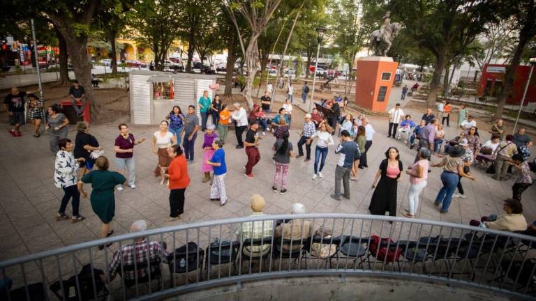 Tardes de Danzón en la Plazuela Obregón, en el Centro de Culiacán.