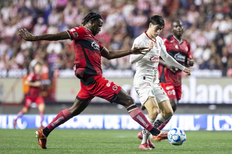 Chivas remonta de forma épica y rescata empate 3-3 ante Xolos en el Estadio Caliente