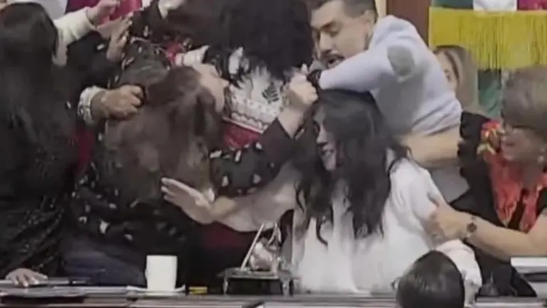 Agresiones registradas durante la sesión en el Congreso de la Ciudad de México.