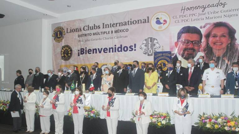 Leones de Mazatlán reciben a socios de los clubes de todo México