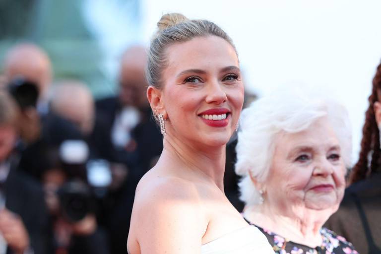 Debuta Scarlett Johansson como directora en Cannes con ovación de pie por ‘Eleanor the Great’