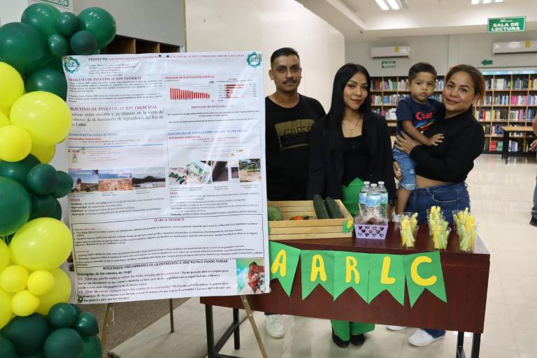 Con la presencia del presidente municipal de Escuinapa, estudiantes de turismo de UTEsc realizan muestra de proyectos de impacto en comunidades de la región