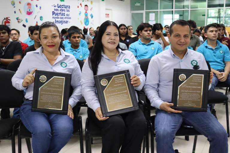 La Universidad Tecnológica de Escuinapa celebra 14 años de su fundación.