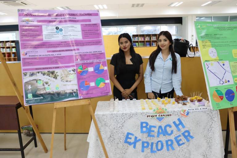 Con la presencia del presidente municipal de Escuinapa, estudiantes de turismo de UTEsc realizan muestra de proyectos de impacto en comunidades de la región