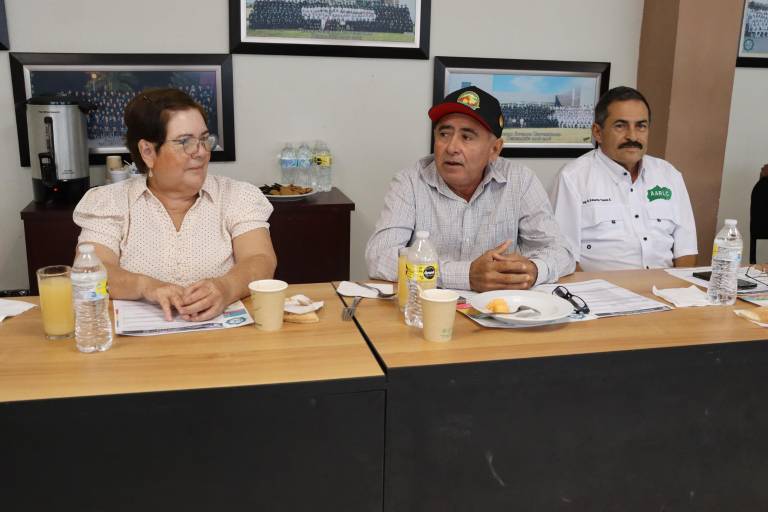 Presenta UTEsc programa del III Congreso Nacional del Mango a autoridades y representantes del sector