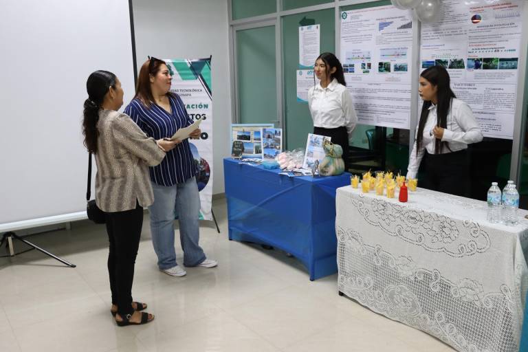 Con la presencia del presidente municipal de Escuinapa, estudiantes de turismo de UTEsc realizan muestra de proyectos de impacto en comunidades de la región