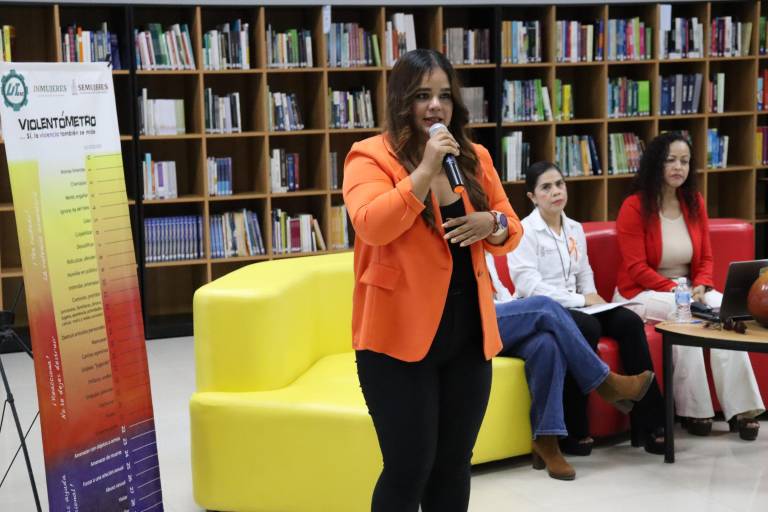 Red Escuinapense por la Salud presenta en UTEsc panel sobre violencia de género y consumo de sustancias