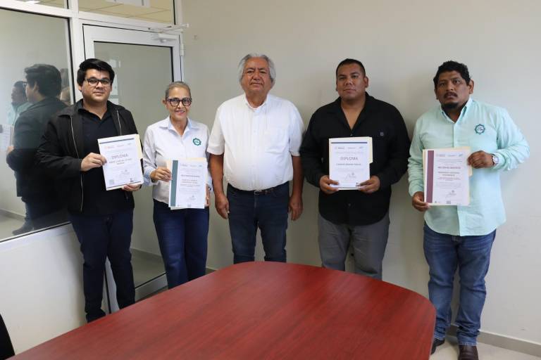 Personal de la Universidad Tecnológica de Escuinapa recibe distinciones de perfil deseable por la Subsecretaría de Educación Superior