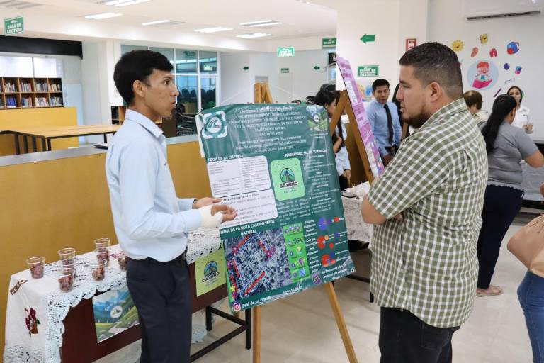 Con la presencia del presidente municipal de Escuinapa, estudiantes de turismo de UTEsc realizan muestra de proyectos de impacto en comunidades de la región