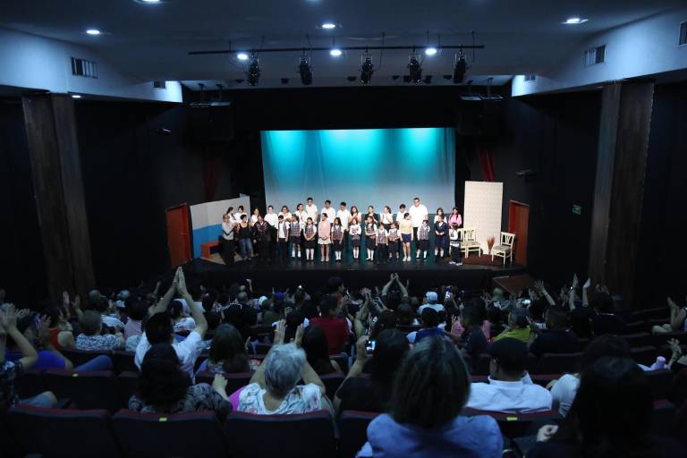 Unen talento alumnos de teatro y coro juvenil y adultos del Isic en ‘Matilda’