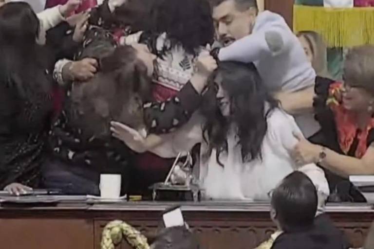 Agresiones registradas durante la sesión en el Congreso de la Ciudad de México.