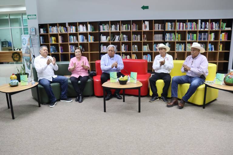 Realiza UTEsc conversatorio sobre la baja floración del mango en el Sur de Sinaloa