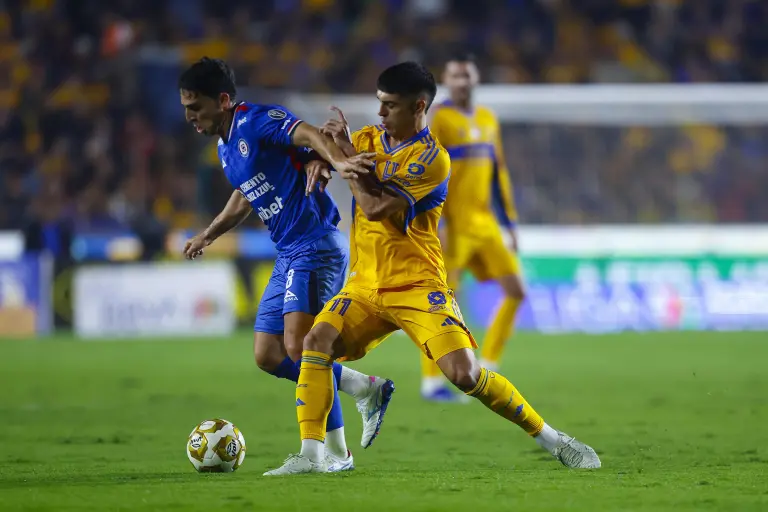 Tigres con dramatismo elimina a Cruz Azul y se cita con Toluca en la final