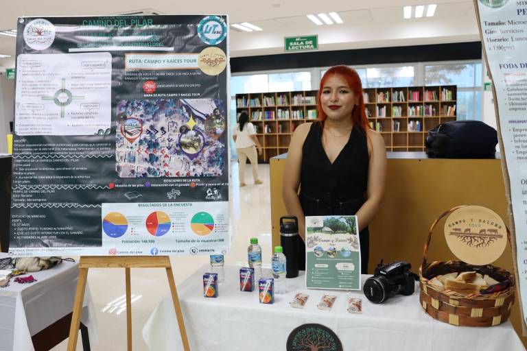 Con la presencia del presidente municipal de Escuinapa, estudiantes de turismo de UTEsc realizan muestra de proyectos de impacto en comunidades de la región