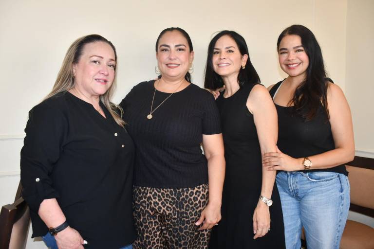 Con un rico desayuno, festejan abogados su día