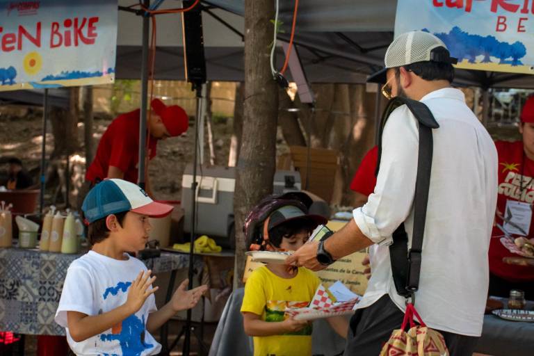 Festeja en Culiacán comunidad pizzera con su Picnic de La Paz en el parque Las Riberas