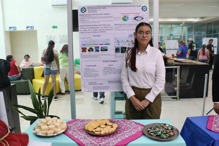 Con la presencia del presidente municipal de Escuinapa, estudiantes de turismo de UTEsc realizan muestra de proyectos de impacto en comunidades de la región