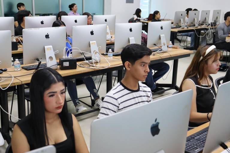 Presentan examen de ingreso a la Universidad Tecnológica de Escuinapa cerca de 300 aspirantes; se mantiene abierto el sistema de preinscripciones