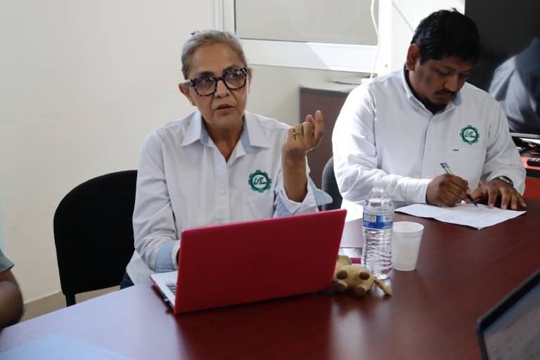 Firman convenio de colaboración UTEsc y Confíe. Se presenta propuesta sobre inducción floral del mango