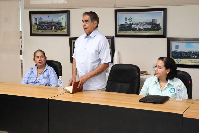 Enlace de SEP Federal en Sinaloa, visita la Universidad Tecnológica de Escuinapa. “Me llevo la mejor de las impresiones”, dijo