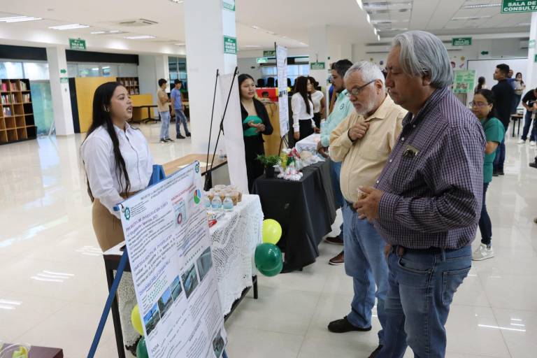 Con la presencia del presidente municipal de Escuinapa, estudiantes de turismo de UTEsc realizan muestra de proyectos de impacto en comunidades de la región