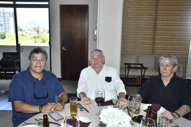 Celebran Los Caminantes su reunión ‘1500’