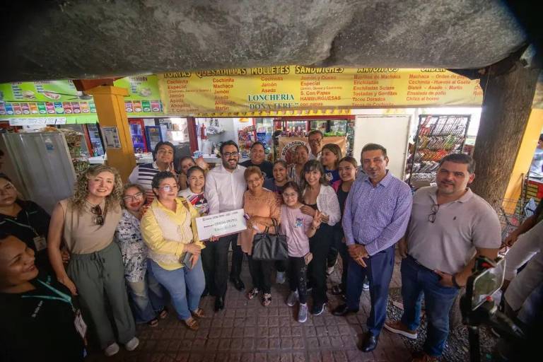 Destaca Sedecom apoyos crediticios a 2 mil mujeres emprendedoras de Culiacán este 2025