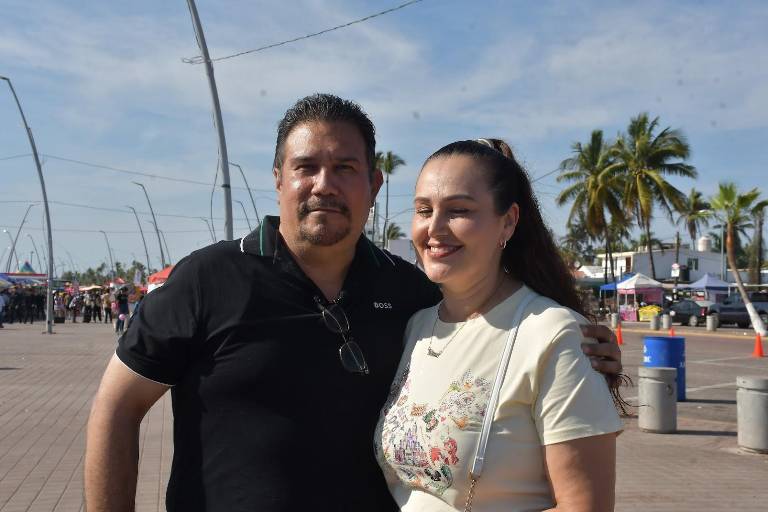 Disfrutan de ‘Oleajes de Alegría’ en el tradicional Carnaval de Altata 2026