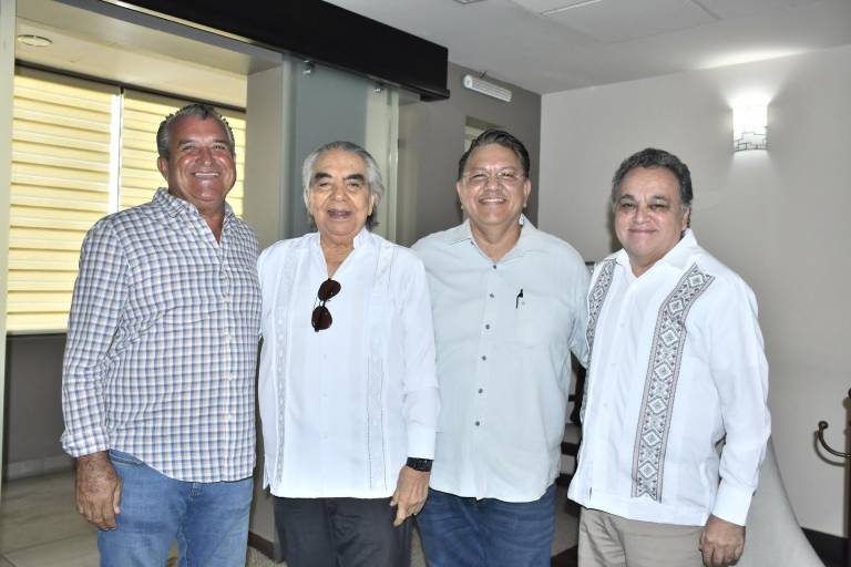 Celebran Los Caminantes su reunión ‘1500’