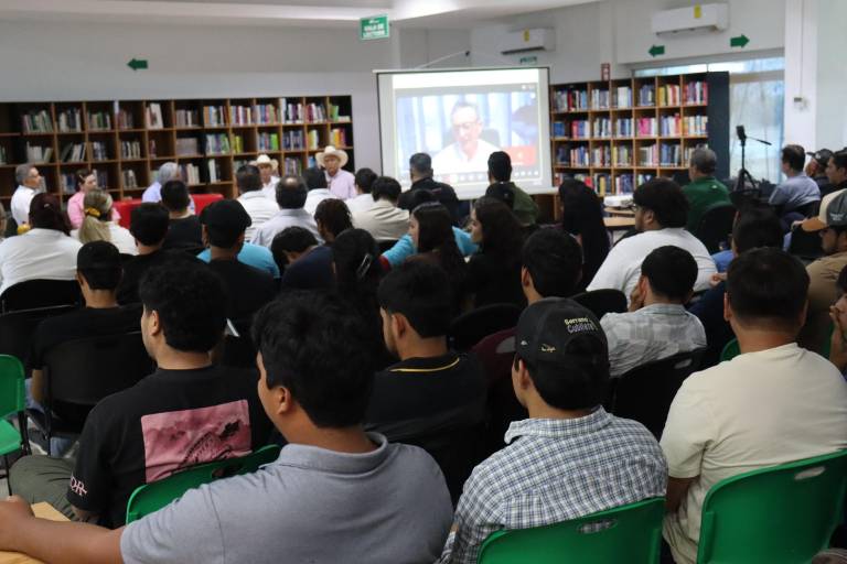 Realiza UTEsc conversatorio sobre la baja floración del mango en el Sur de Sinaloa