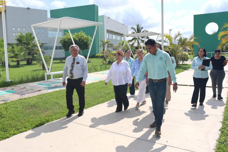 Enlace de SEP Federal en Sinaloa, visita la Universidad Tecnológica de Escuinapa. “Me llevo la mejor de las impresiones”, dijo