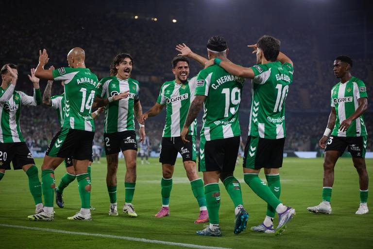 El Betis recupera la buena senda y la Real Sociedad sigue perdida