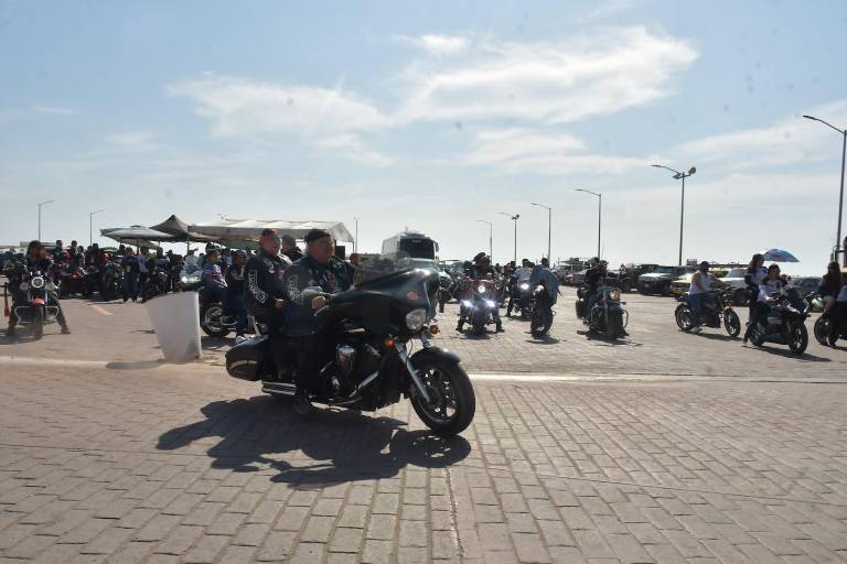 Recibe Altata a más de 200 bikers durante su carnaval