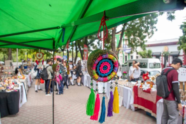 Realizan en Culiacán Expo ‘Tejiendo Sueños’ para apoyar economía de talentos locales