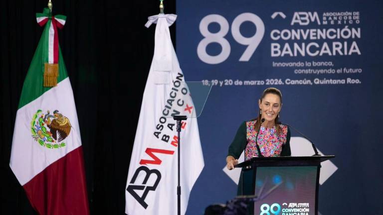 En la 89 Convención Bancaria, Claudia Sheinbaum anunció que este año será obligatorio el pago digital en gasolineras y casetas en México