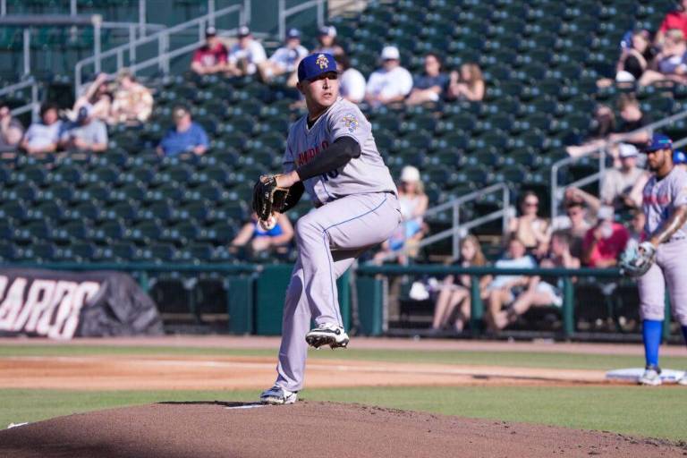 Jonatan Bernal brilla en su debut con Amarillo Son Poodles en Doble A de las Ligas Menores