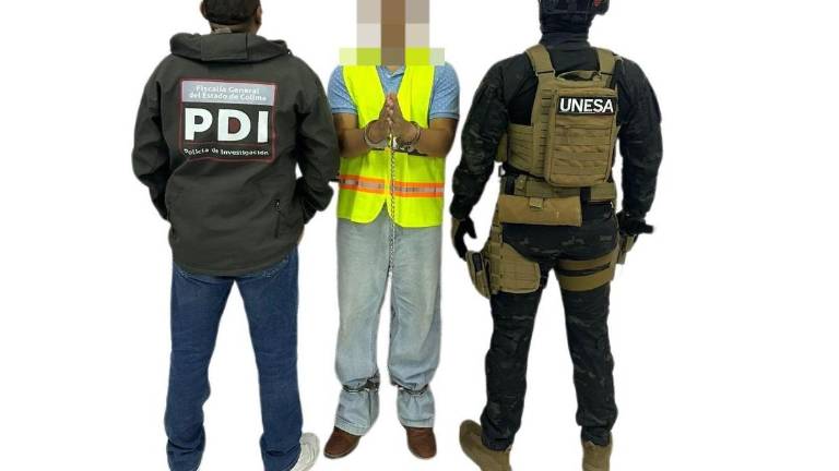 Autoridades informan la vinculación a proceso de Ethan Leonard por el feminicidio de la maestra Anyella, ocurrido en Mazatlán.